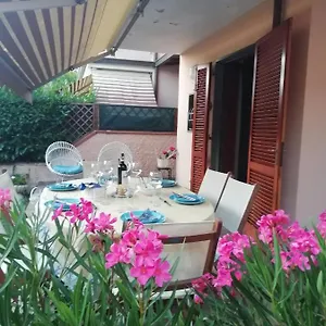 https://sole-mare-versilia.it-tuscanyhotel.com